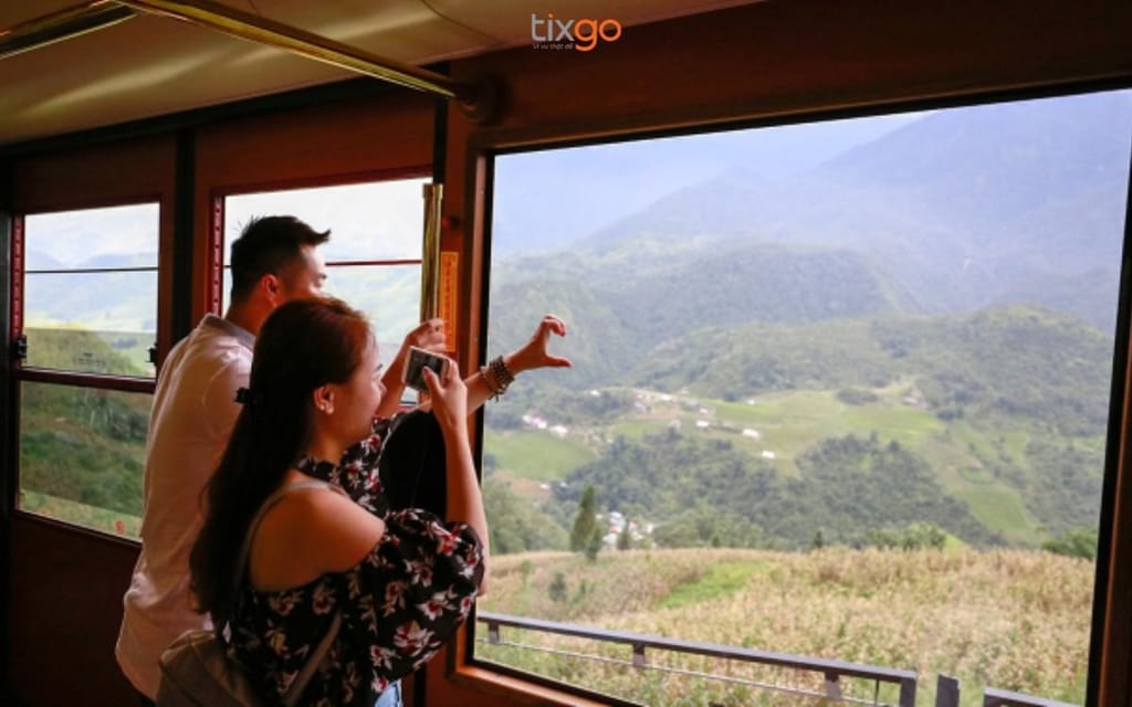 Fotos vom Muong-Hoa-Tal durch die großen Fenster